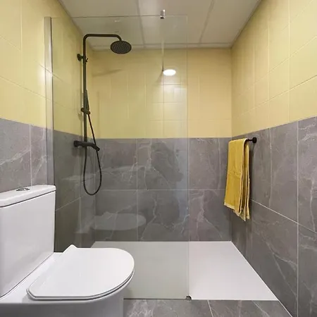 Torrevieja Apartment * טורבייחה